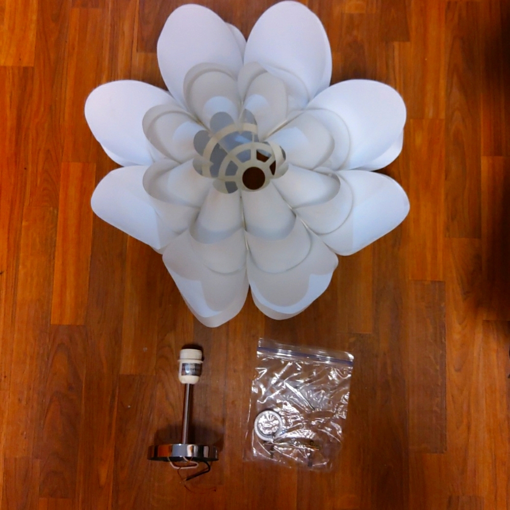 Plastic 'flower' Chandler